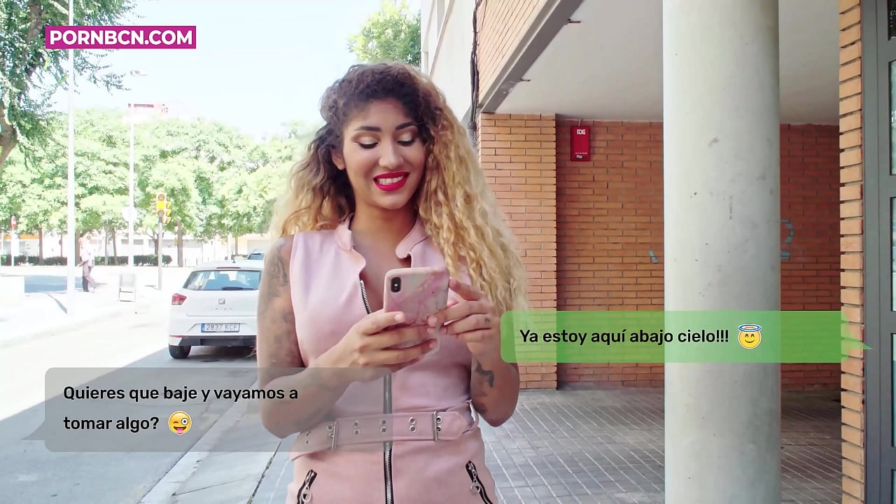 زن خیانتکار در حالی که شوهرش کار می‌کند می‌خواهد معشوق جوانش را سخت لعنت کند. لاتین با جوانان و الاغ بزرگ. زهره آفرودیت.