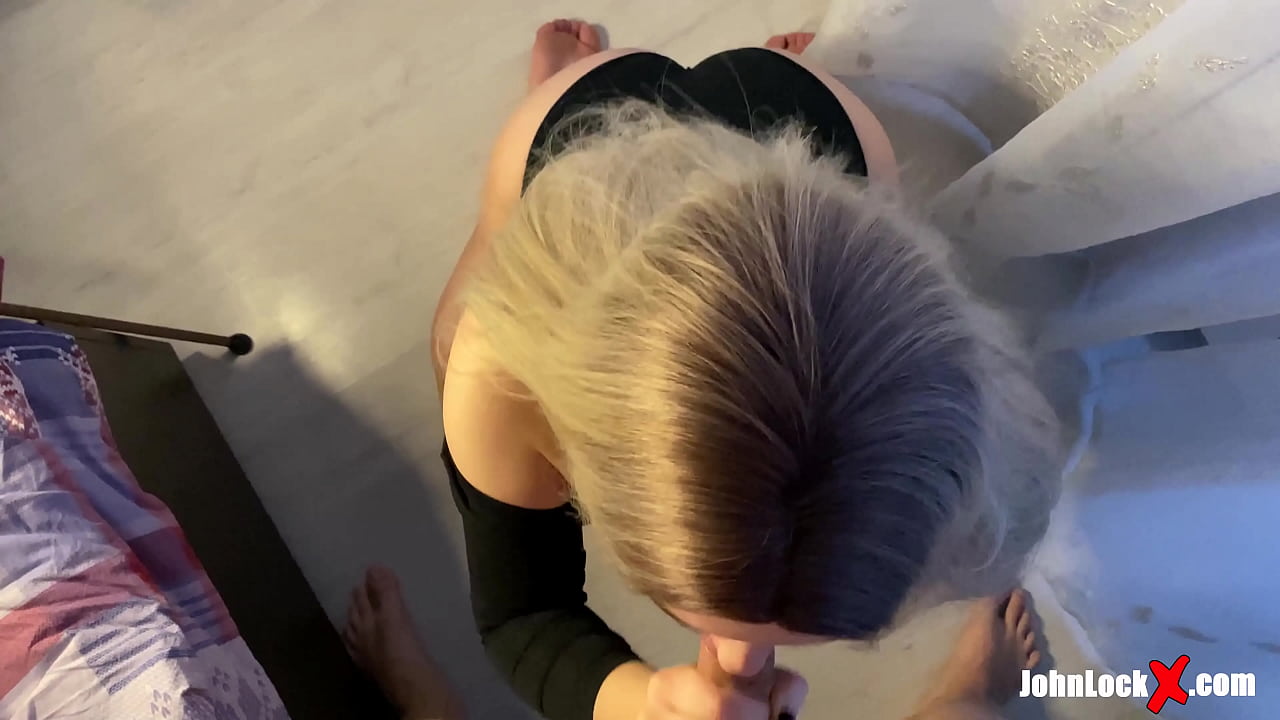 مو قرمز در حال مکیدن دیک و لعنت به بالا، گرفتن تقدیر در الاغ او